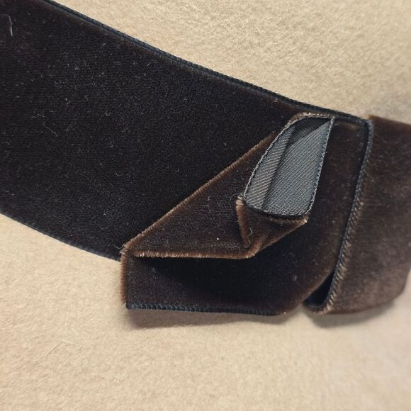 VINTAGE BETMAR Classics Biege Wool Felt Fedora Hat Dark Brown Bow Accent Derby main image 8